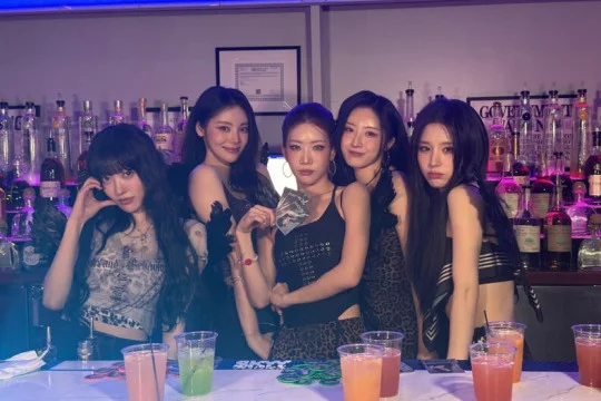 Cover for The Moon & The Abandoner