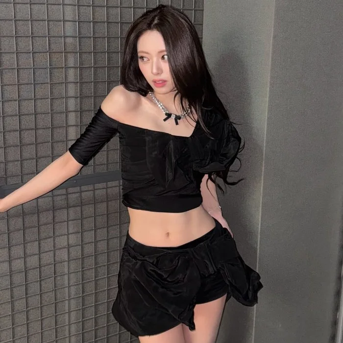 Cover for Feedback Loop