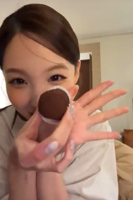 Cover for Dubai Chewy Cookie (두쫀쿠)