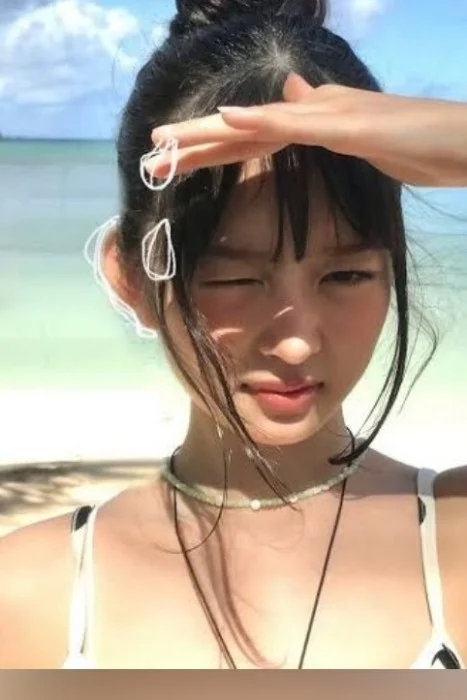 Cover for IVE 'Off': Rei