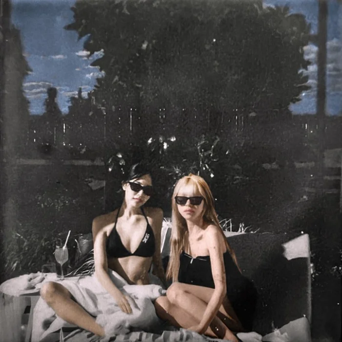 Cover for Mina's adventure